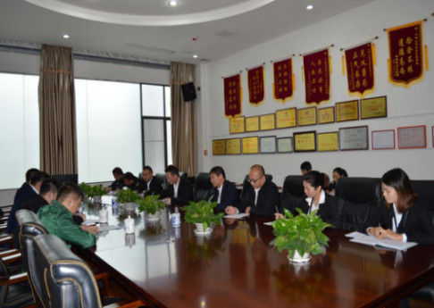 3、2017-10-18公司董事長(zhǎng)馮劍章蒞臨我公司指導(dǎo)工作904.jpg